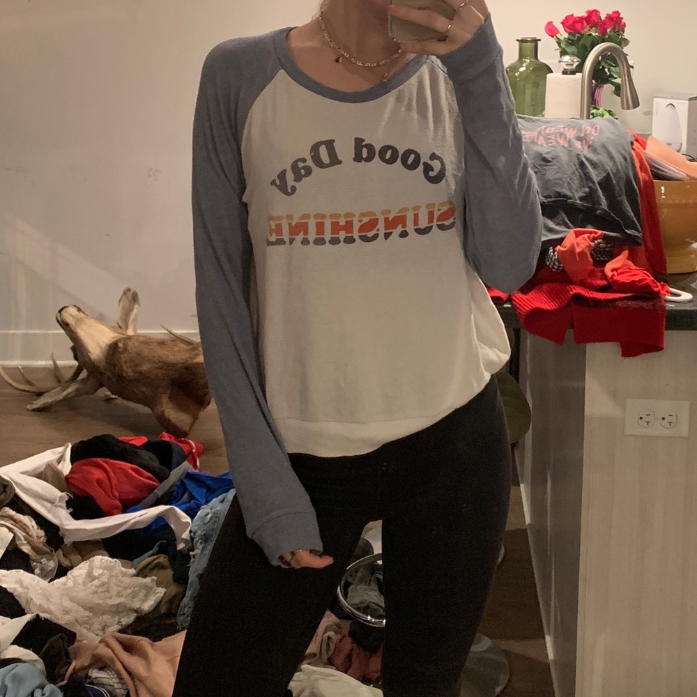 MAKE+MODEL SWEATER SIZE SMALL